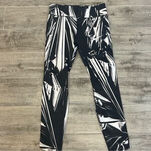 Nike Women Epic Lux Flash Print Running‎ Tights Black White BV4377-010 Sz Medium